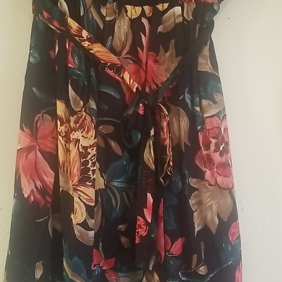 Dress - Picture 3 of 4